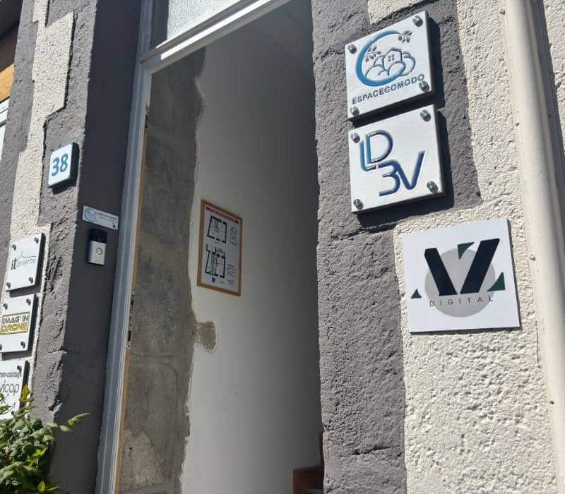 Photo de l'entrée des bureaux de AZED DIGITAL